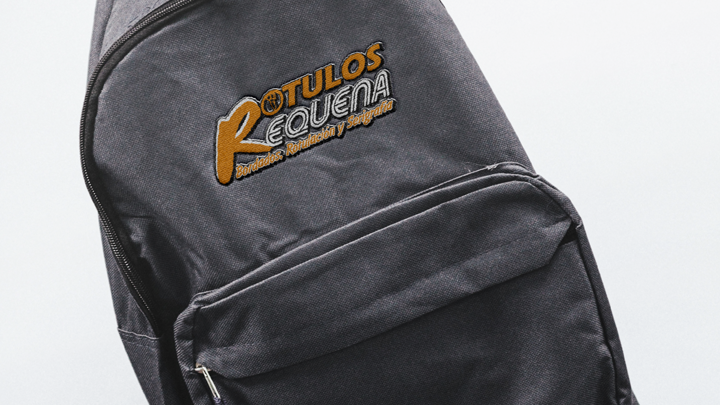 Mochila bordada