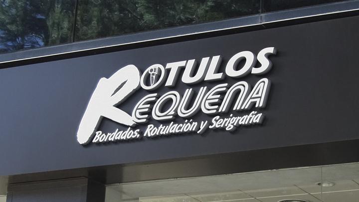 Cartel de letras corpóreas
